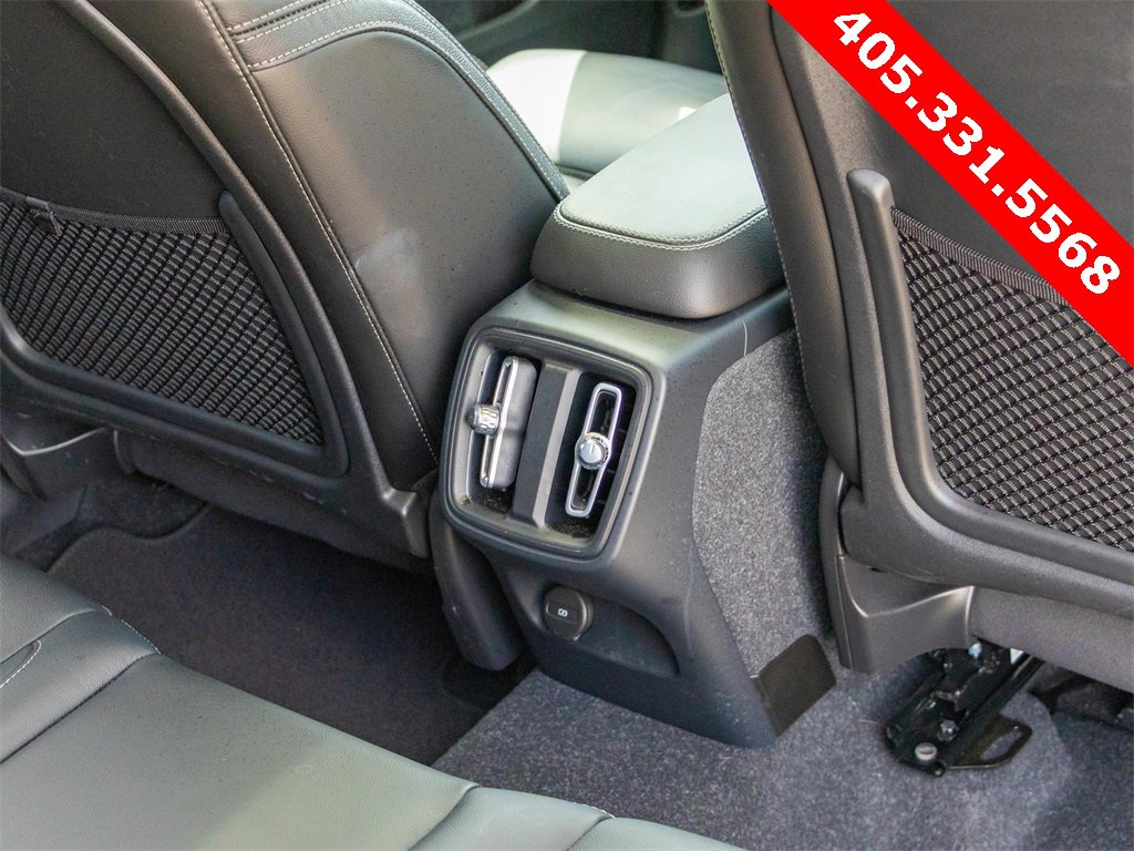 Used 2023 Volvo XC40 B5 Plus image 25