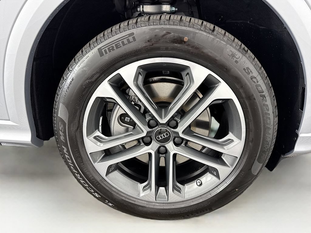 Used 2025 Audi Q5 Premium Plus w/ Premium Plus AWD/4WD image 32