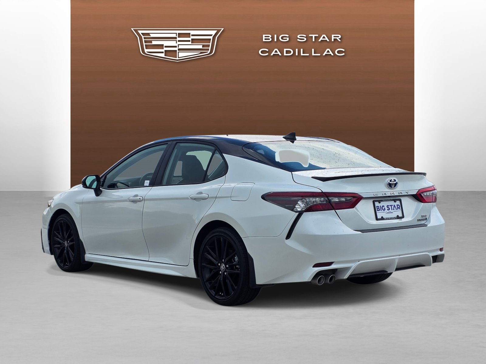 Used 2024 Toyota Camry XSE w/ Cold Weather Package FWD image 3