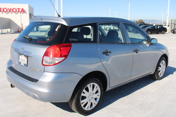 Used 2004 Toyota Matrix image 3