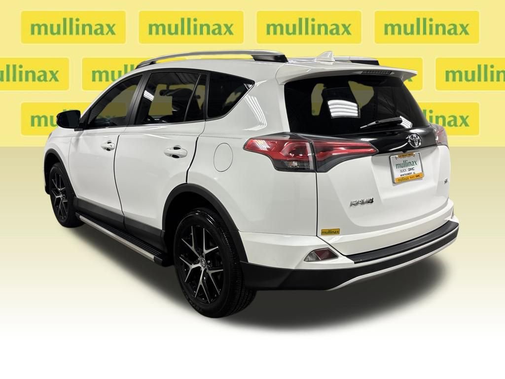Used 2016 Toyota RAV4 SE image 14