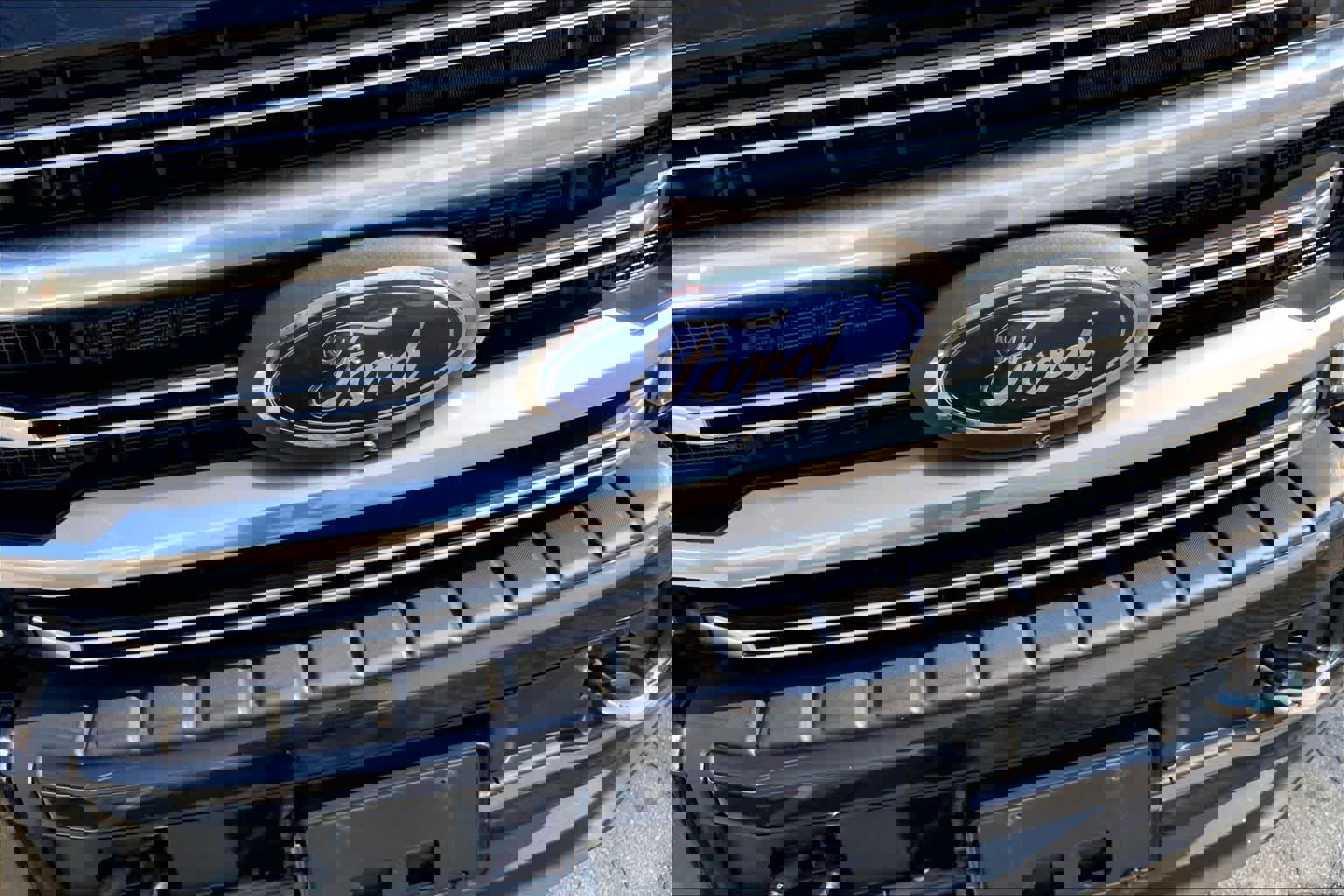 Used 2022 Ford F250 Platinum w/ FX4 Off-Road Package image 32