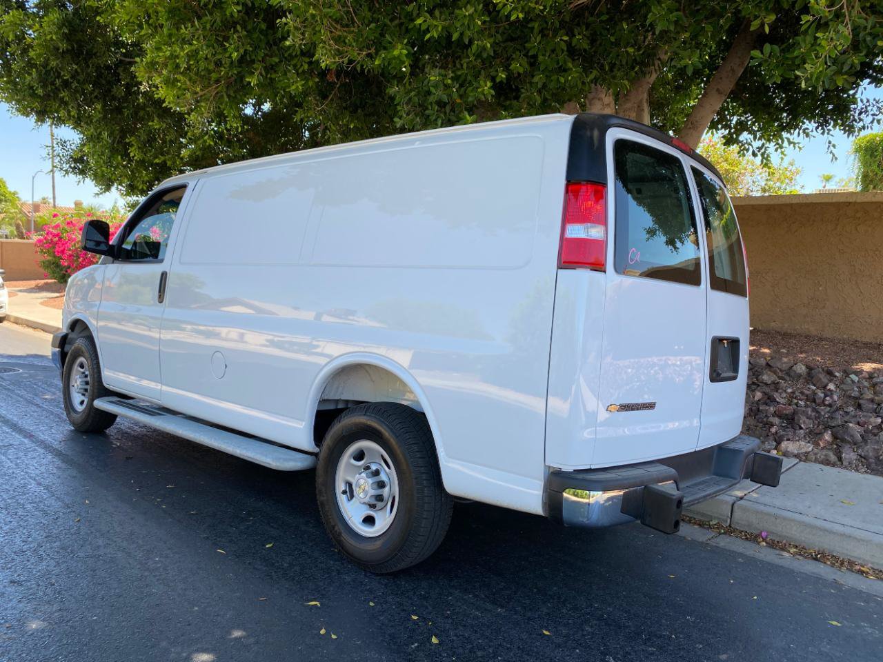 Used 2025 Chevrolet Express 2500 w/ Driver Convenience Package RWD image 50