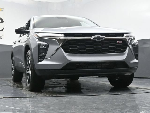 New 2026 Chevrolet Trax RS w/ Sunroof Package FWD image 3