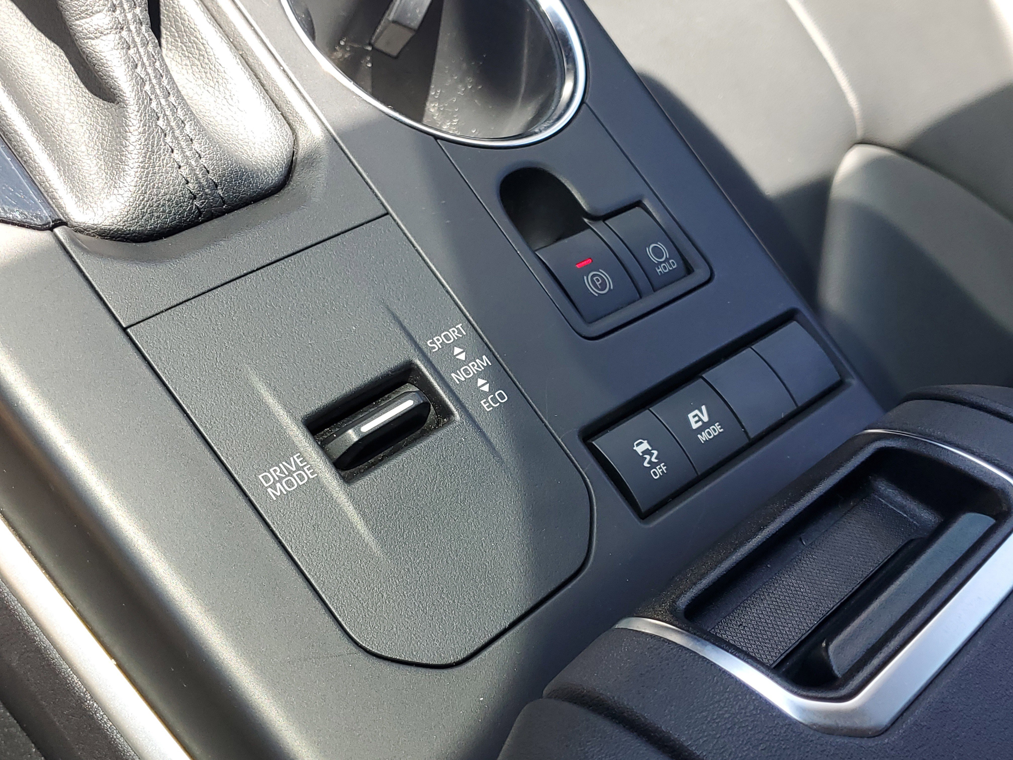 Used 2022 Toyota Highlander XLE FWD image 33