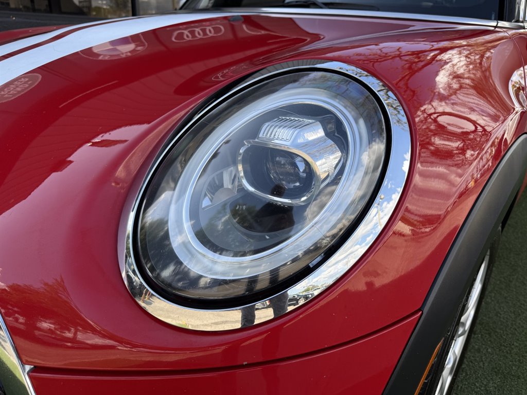 Used 2020 MINI Cooper 4-Door Hardtop w/ Premium Package FWD image 10