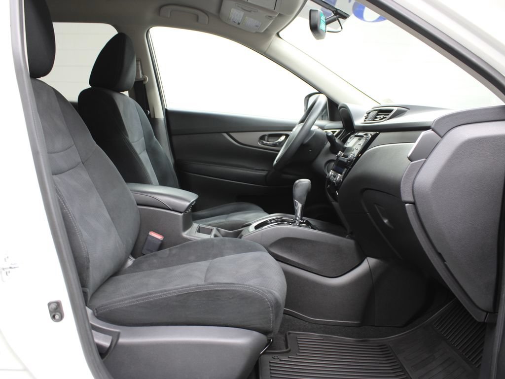 Used 2015 Nissan Rogue SV AWD/4WD image 27