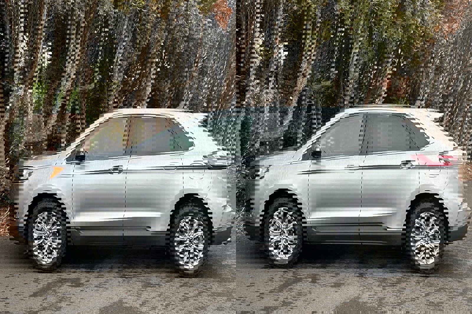 Used 2024 Ford Edge Titanium image 7