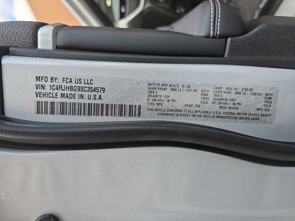 New 2025 Jeep Grand Cherokee Limited w/ Trailer Tow Package image 34