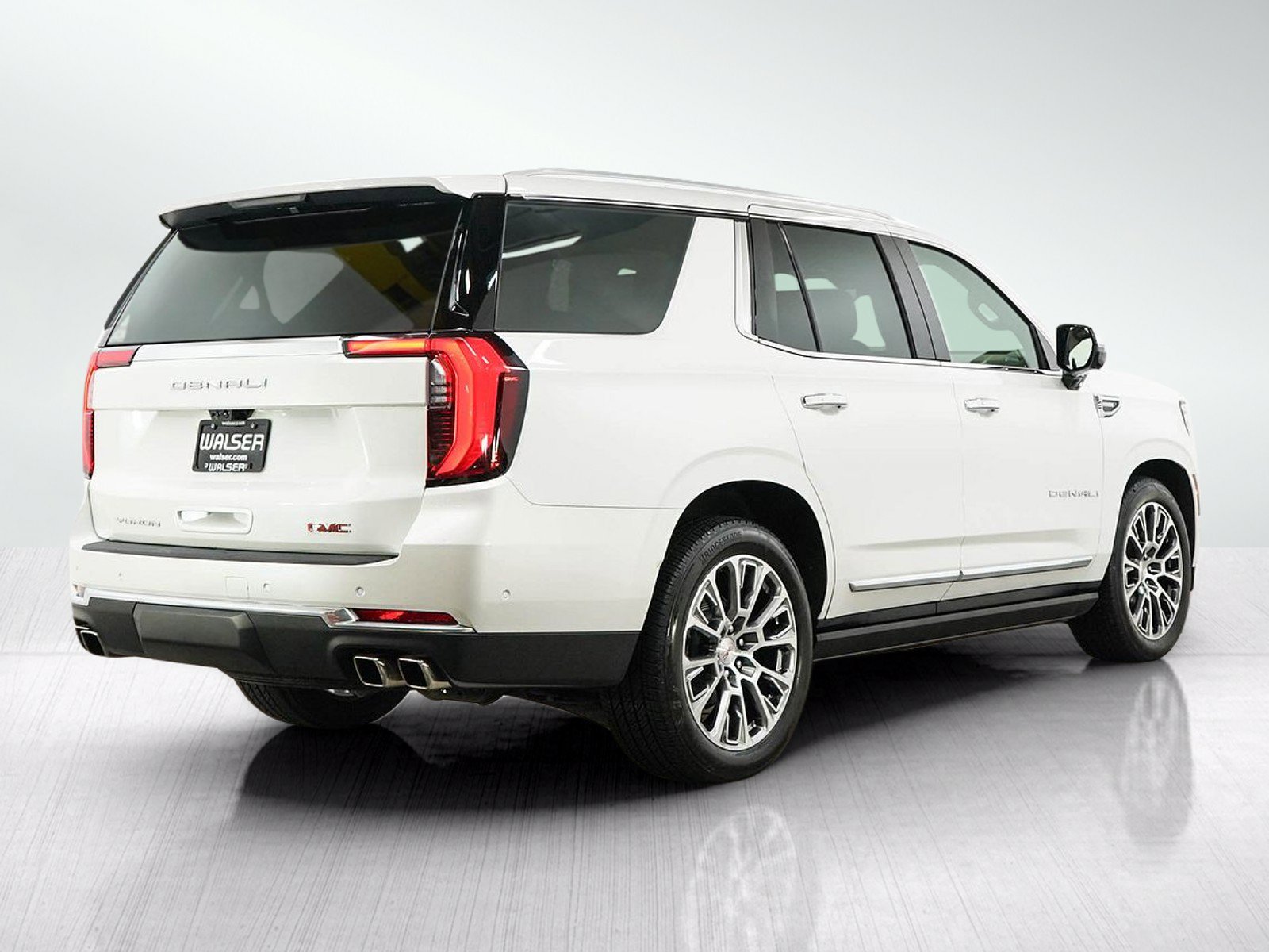 Used 2025 GMC Yukon Denali w/ Denali Reserve Package AWD/4WD image 5