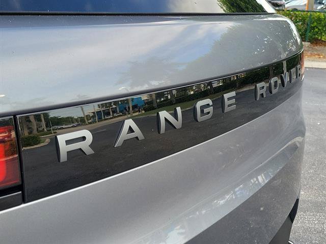 Used 2025 Land Rover Range Rover Sport SE AWD/4WD image 11