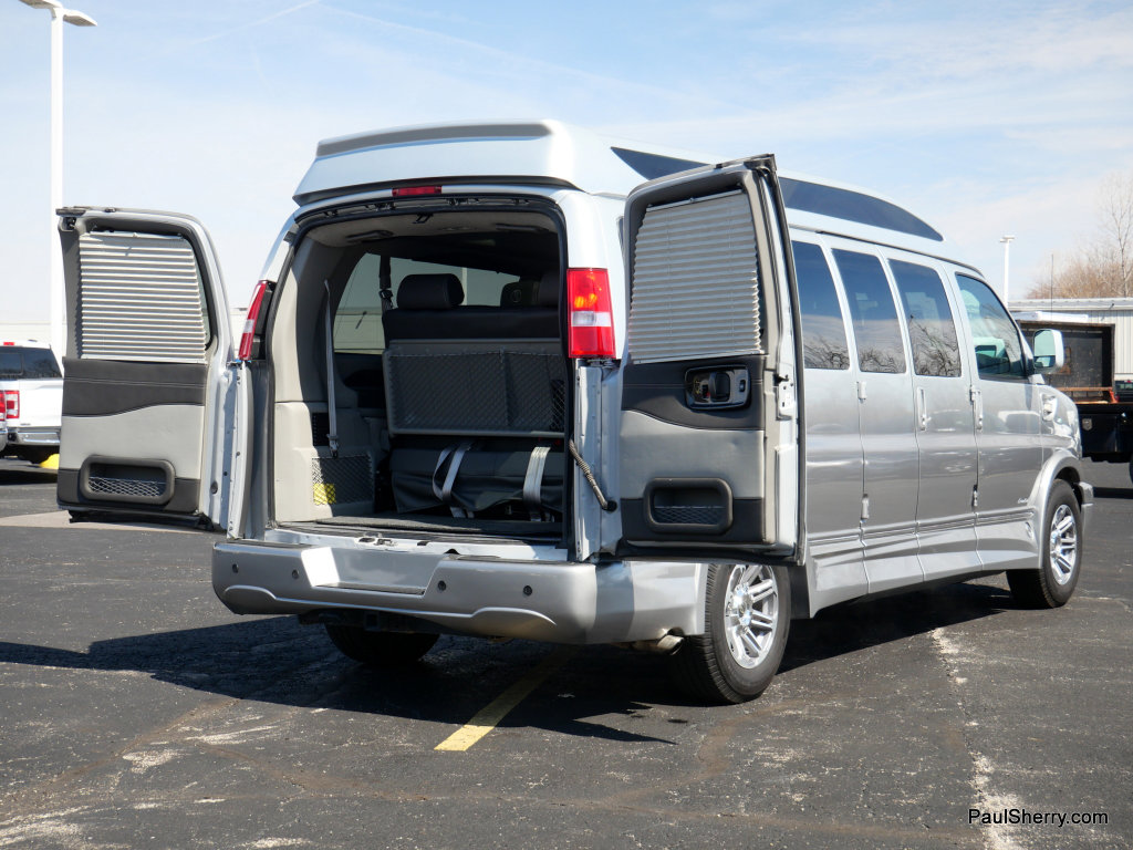 Used 2020 Chevrolet Express 2500 Extended w/ Enhanced Convenience Package RWD image 25