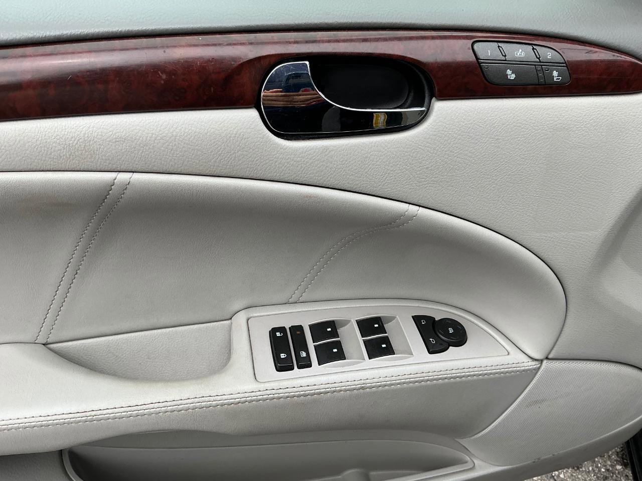 Used 2009 Buick Lucerne CXL FWD image 15