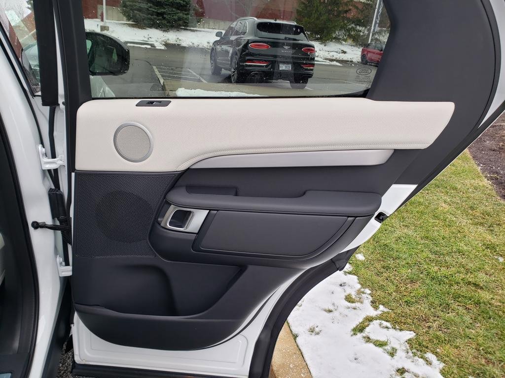 New 2026 Land Rover Discovery Limited Edition image 16