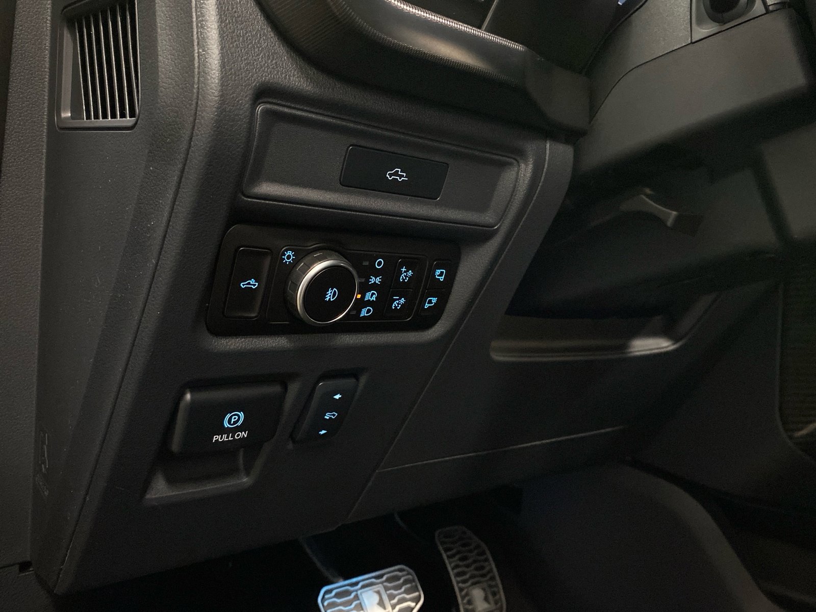 New 2026 Ford F150 Lariat w/ Equipment Group 502A High image 24