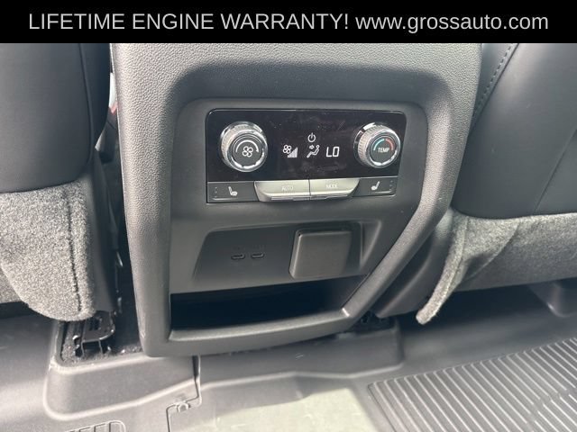 New 2027 Chevrolet Traverse RS w/ LPO, Floor Liner Package AWD/4WD image 21