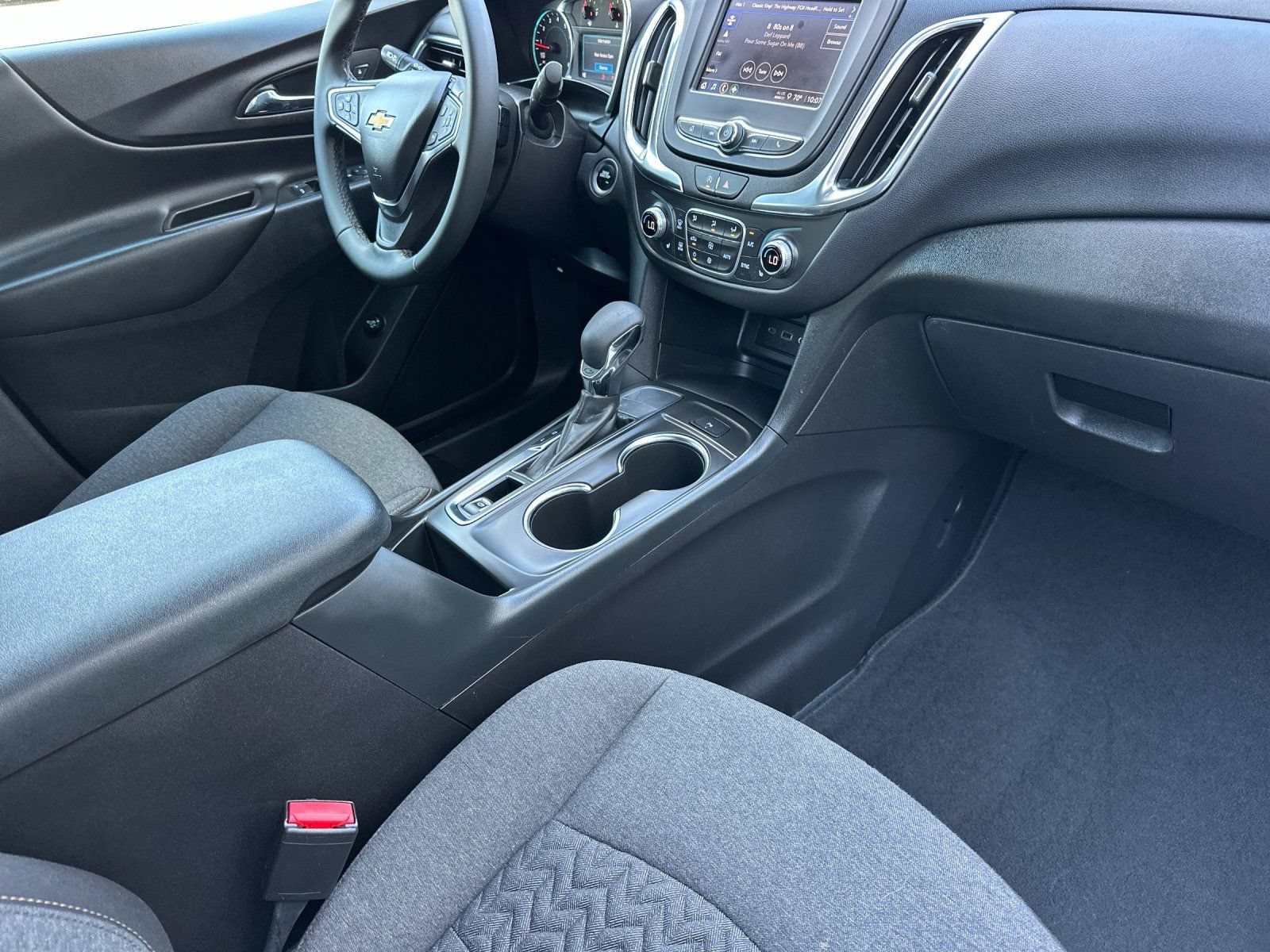 Used 2024 Chevrolet Equinox LT FWD image 16