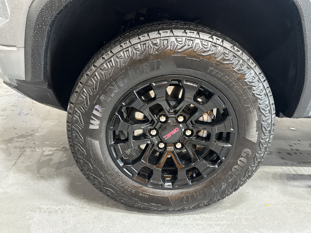 Used 2026 GMC Canyon Elevation AWD/4WD image 9