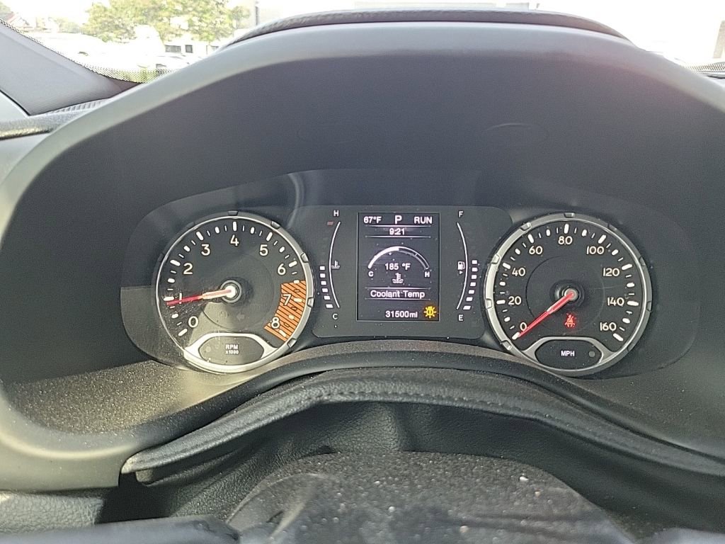 Used 2019 Jeep Renegade Latitude w/ Popular Equipment Group image 17