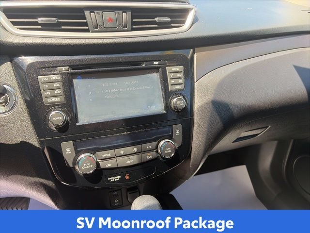 Used 2015 Nissan Rogue SV w/ SV Premium Package FWD image 17