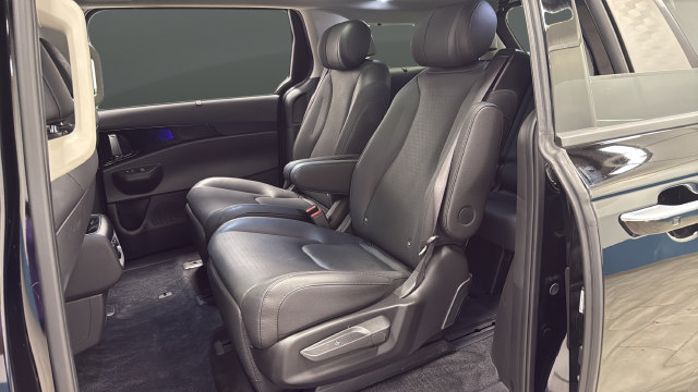 Used 2026 Kia Carnival SX Prestige FWD image 23