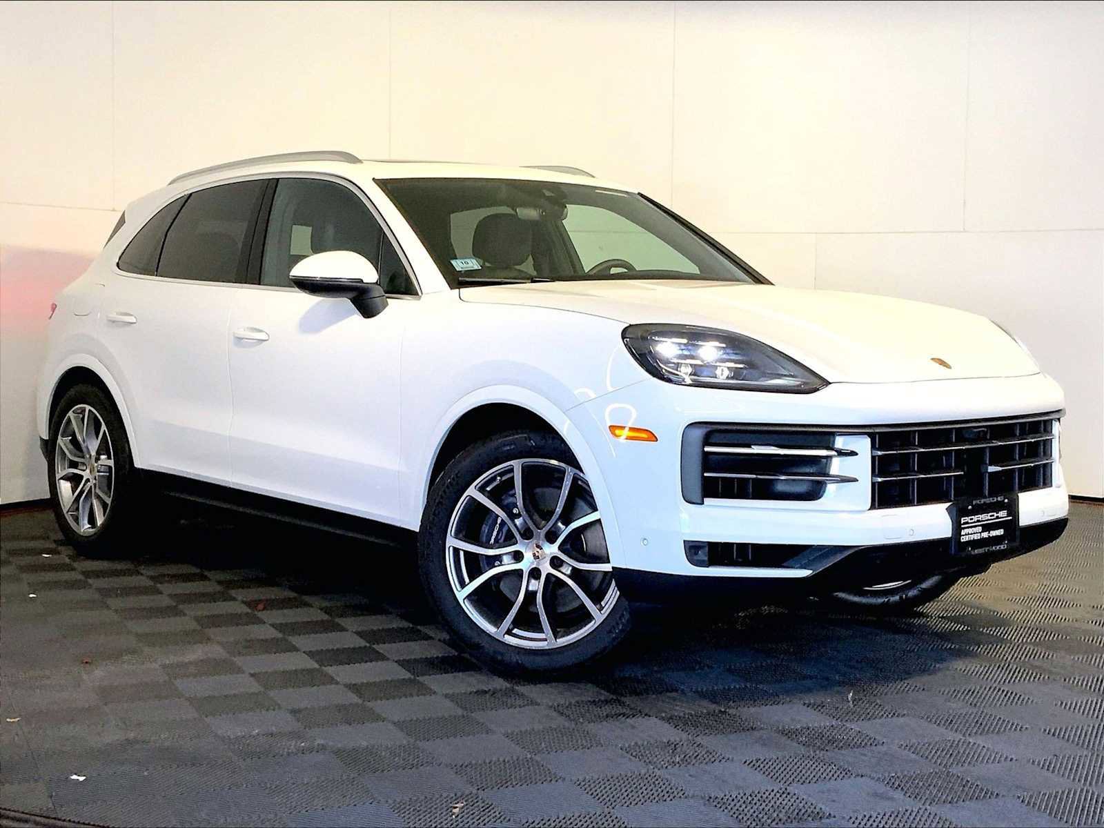 Certified 2026 Porsche Cayenne AWD/4WD image 9