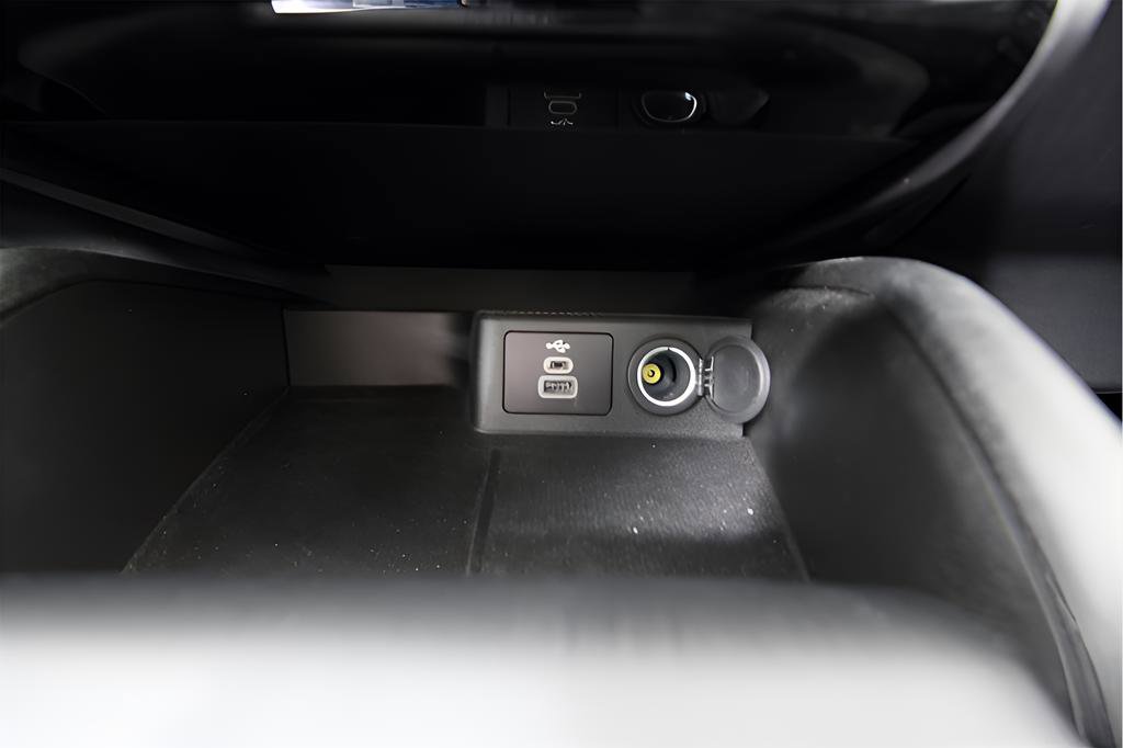 Used 2024 Ford Escape SE image 34
