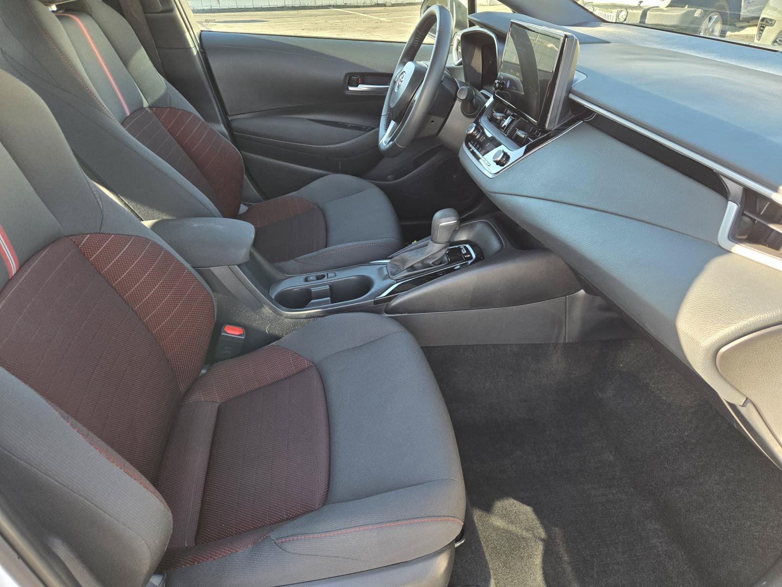 Used 2026 Toyota Corolla SE FWD image 32