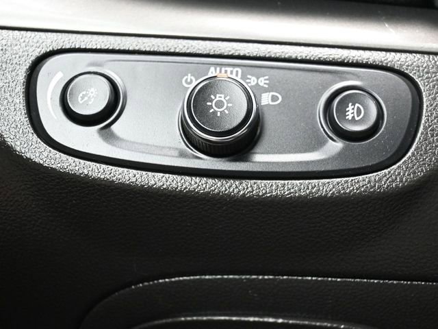 Used 2017 Buick Encore Essence FWD image 17