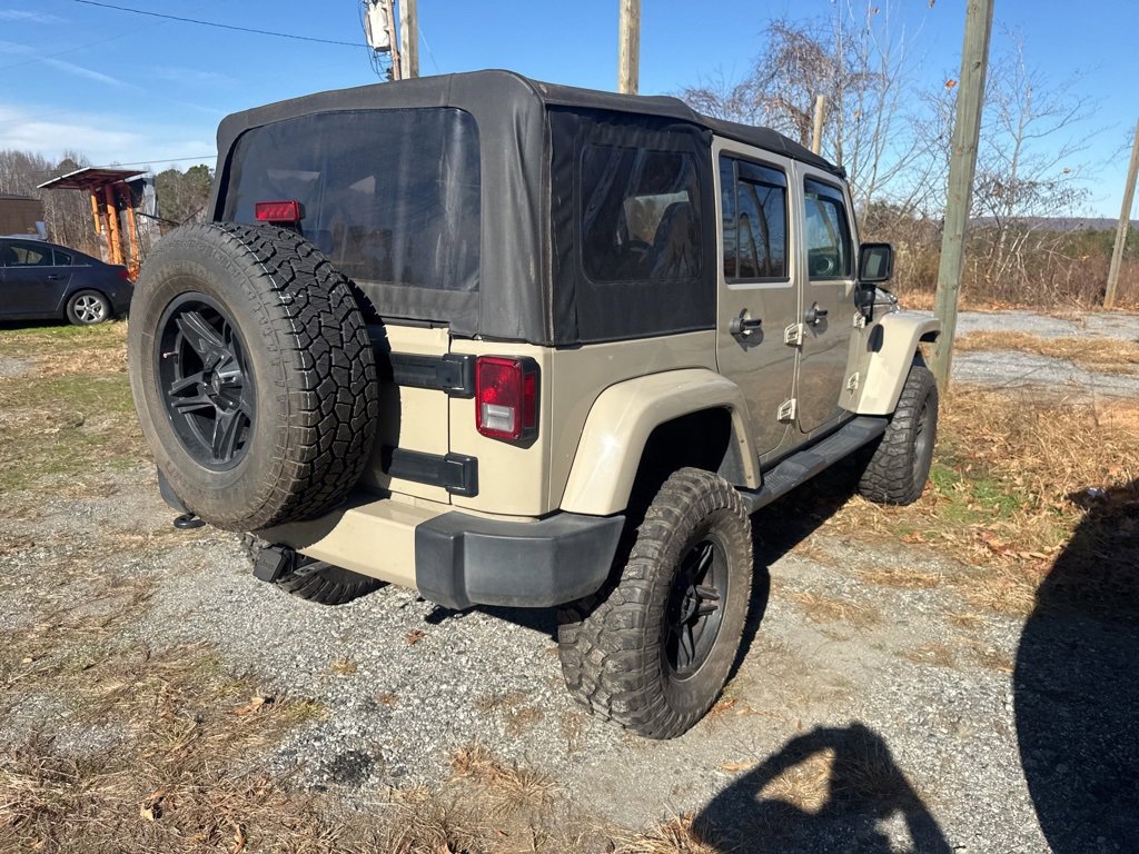 Used 2017 Jeep Wrangler Unlimited Sahara w/ Connectivity Group image 11