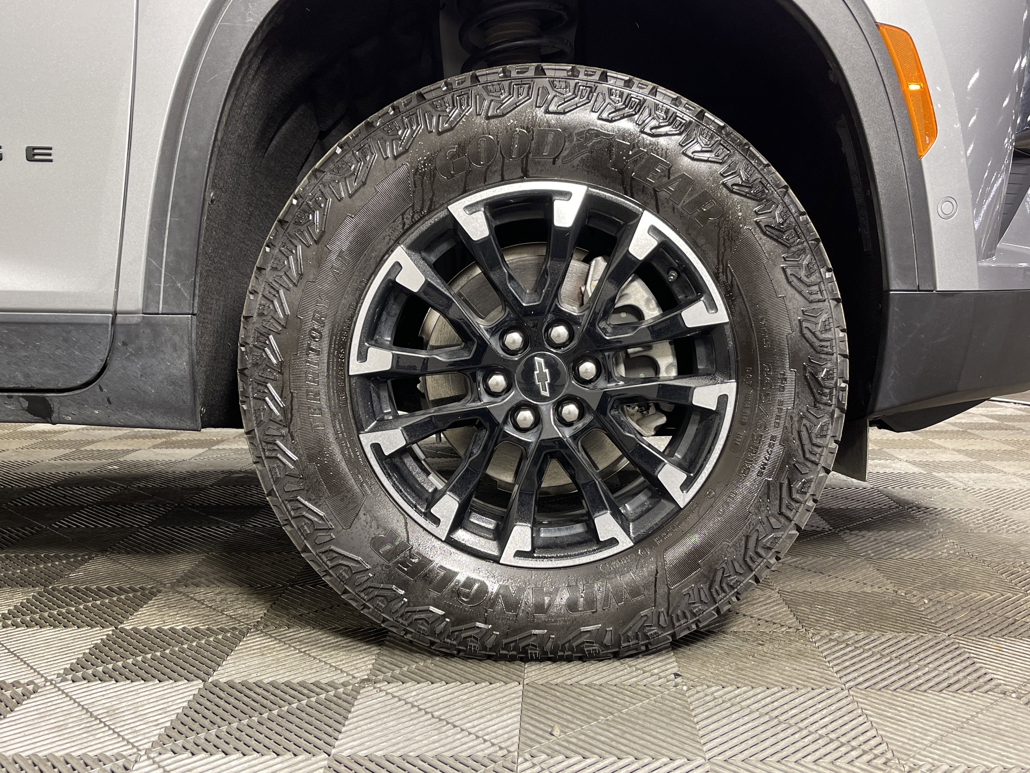 Used 2025 Chevrolet Traverse Z71 w/ Enhanced Driving Package image 8