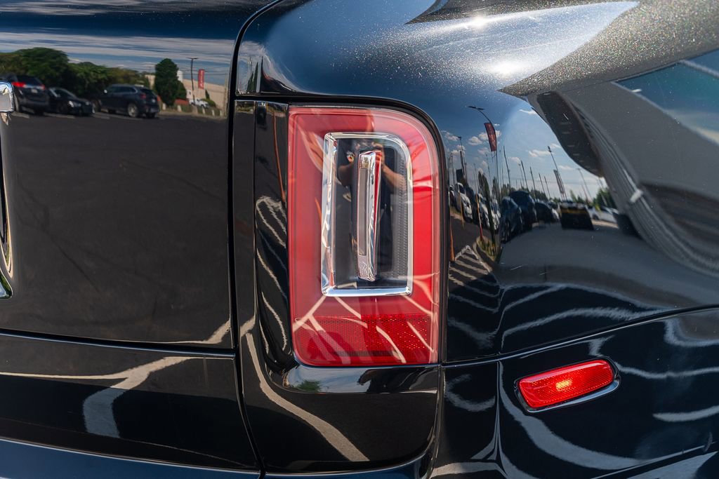 Used 2022 Rolls-Royce Cullinan w/ Technology Package AWD/4WD image 15