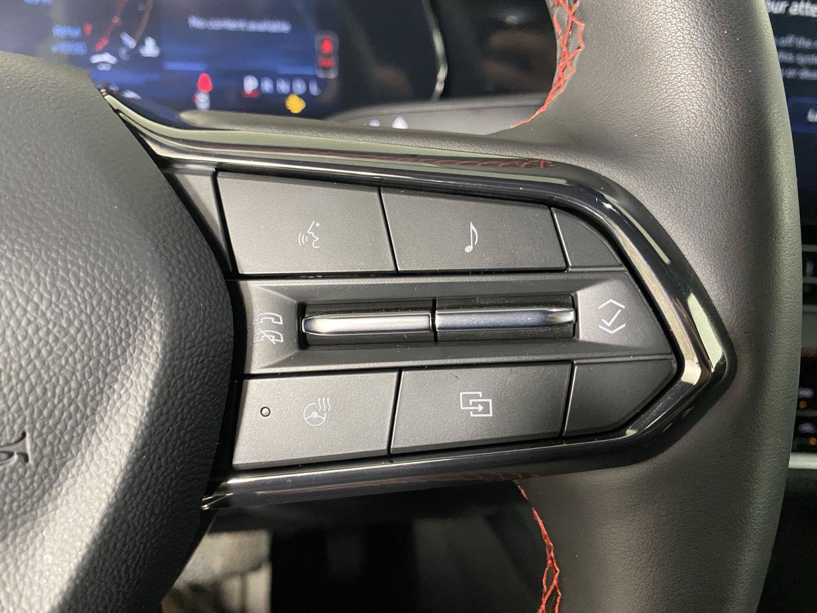 Used 2026 Chevrolet Equinox RS w/ Safety and Technology Package AWD/4WD image 17