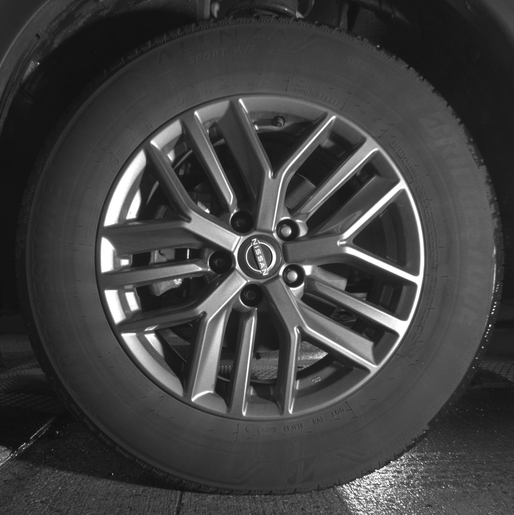 Used 2024 Nissan Rogue S FWD image 12