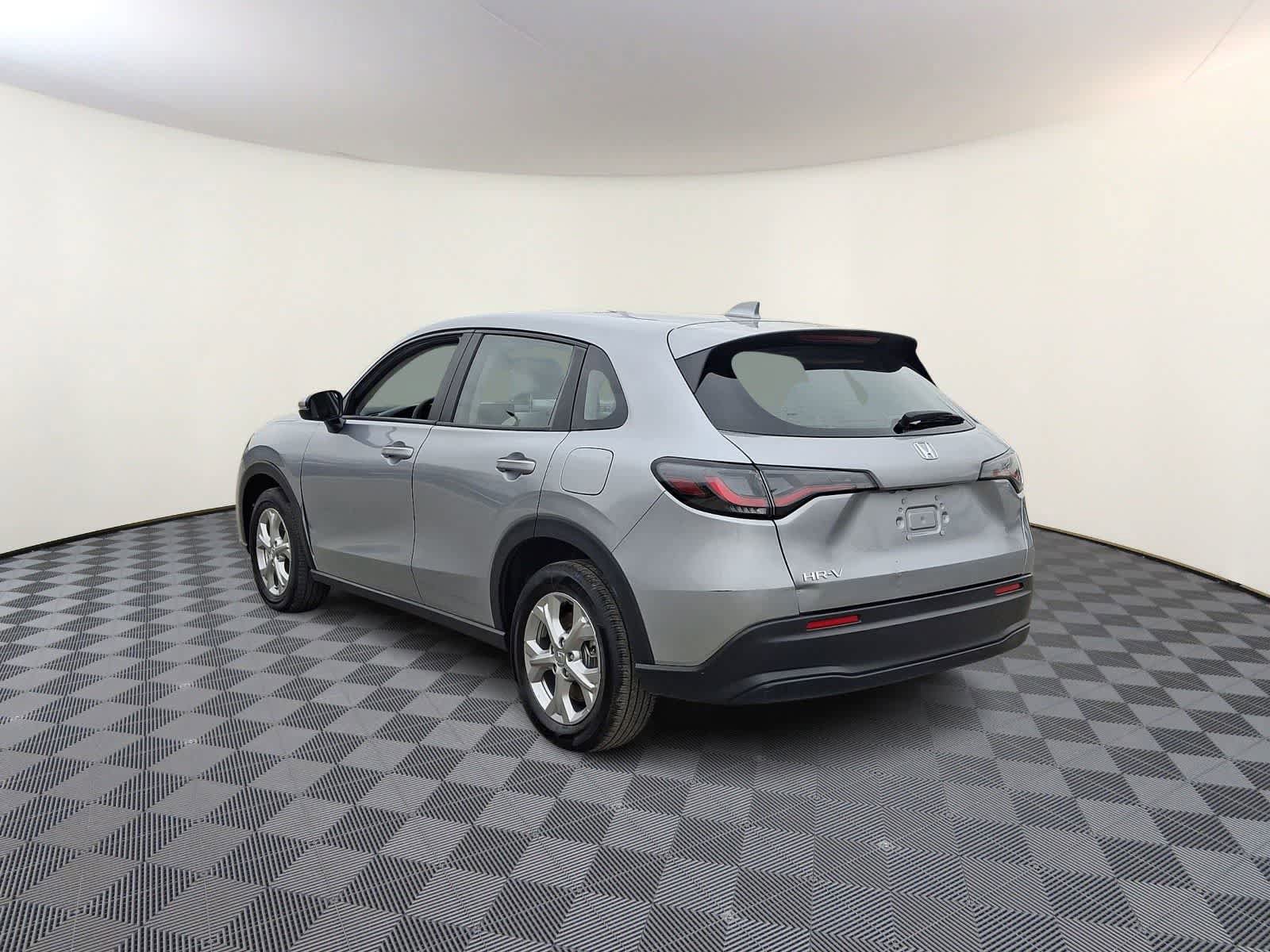 Used 2025 Honda HR-V LX image 6
