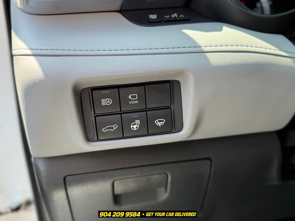Used 2021 Toyota Highlander Limited FWD image 19