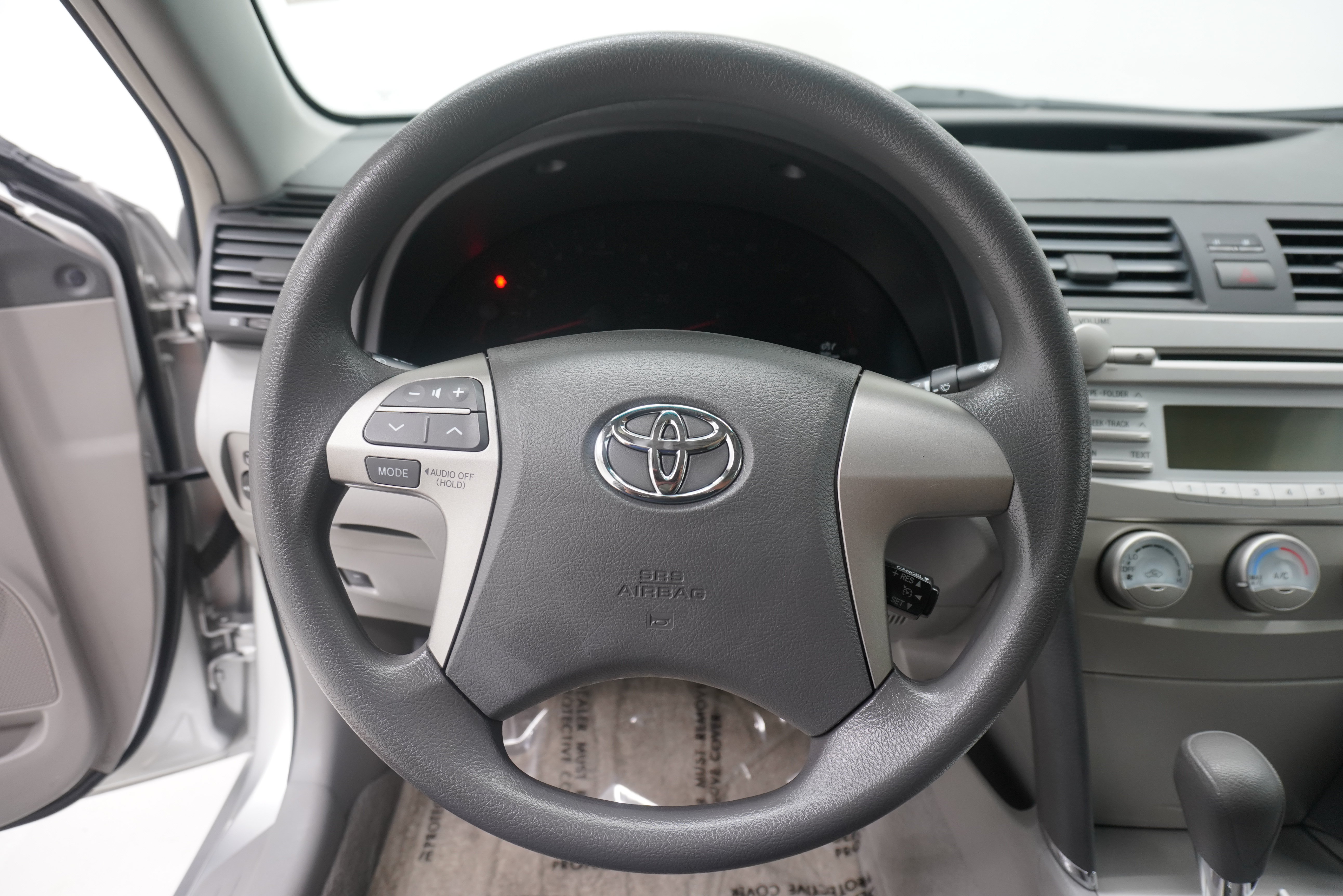 Used 2010 Toyota Camry LE FWD image 14