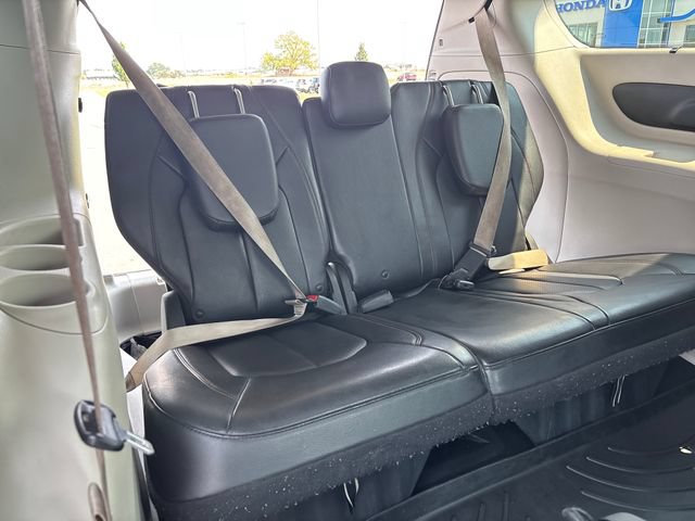 Used 2019 Chrysler Pacifica Touring-L FWD image 26