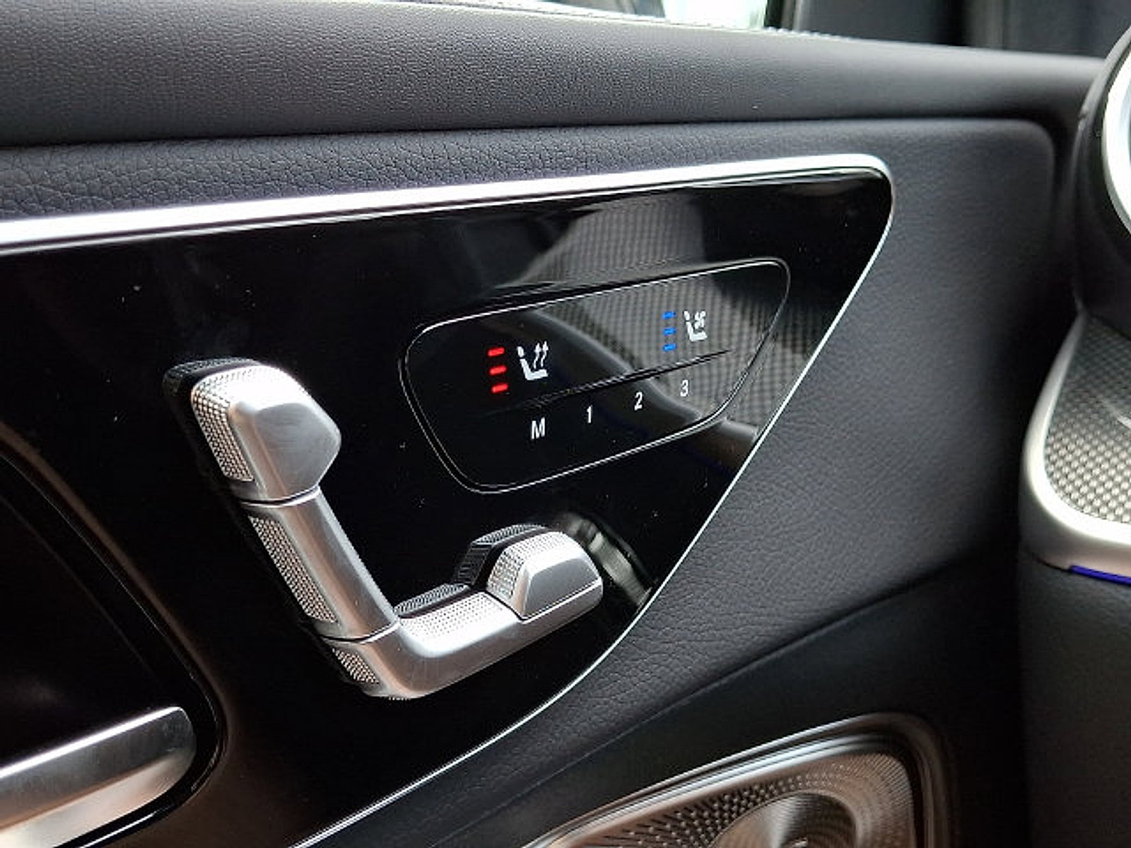 Used 2026 Mercedes-Benz GLC 300 4MATIC image 20