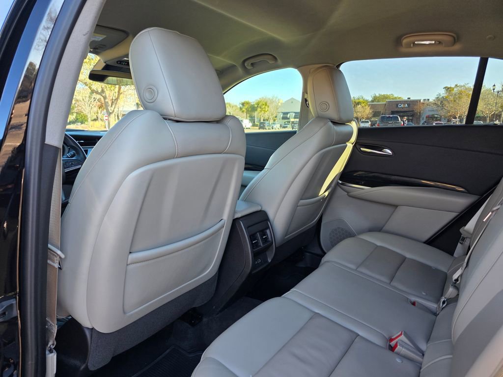 Used 2021 Cadillac XT4 Premium Luxury image 26