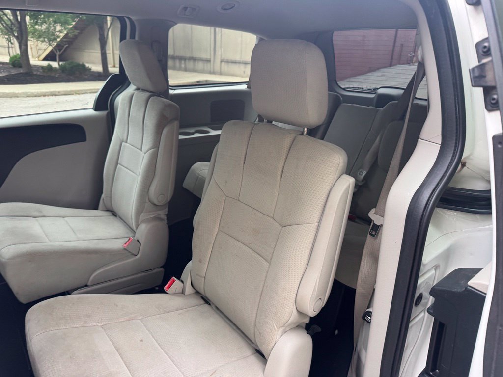 Used 2012 Dodge Grand Caravan SE FWD image 17