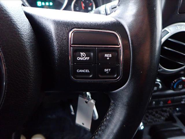 Used 2016 Jeep Wrangler Unlimited Rubicon w/ Connectivity Group image 14