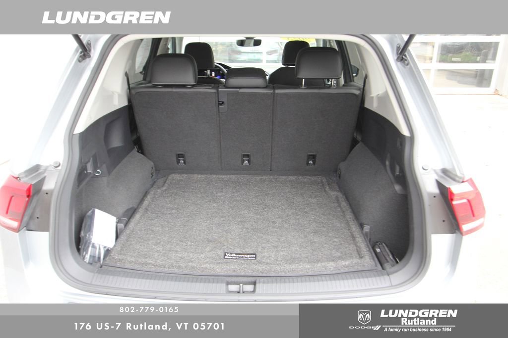 Used 2023 Volkswagen Tiguan SE w/ Panoramic Sunroof Package AWD/4WD image 16