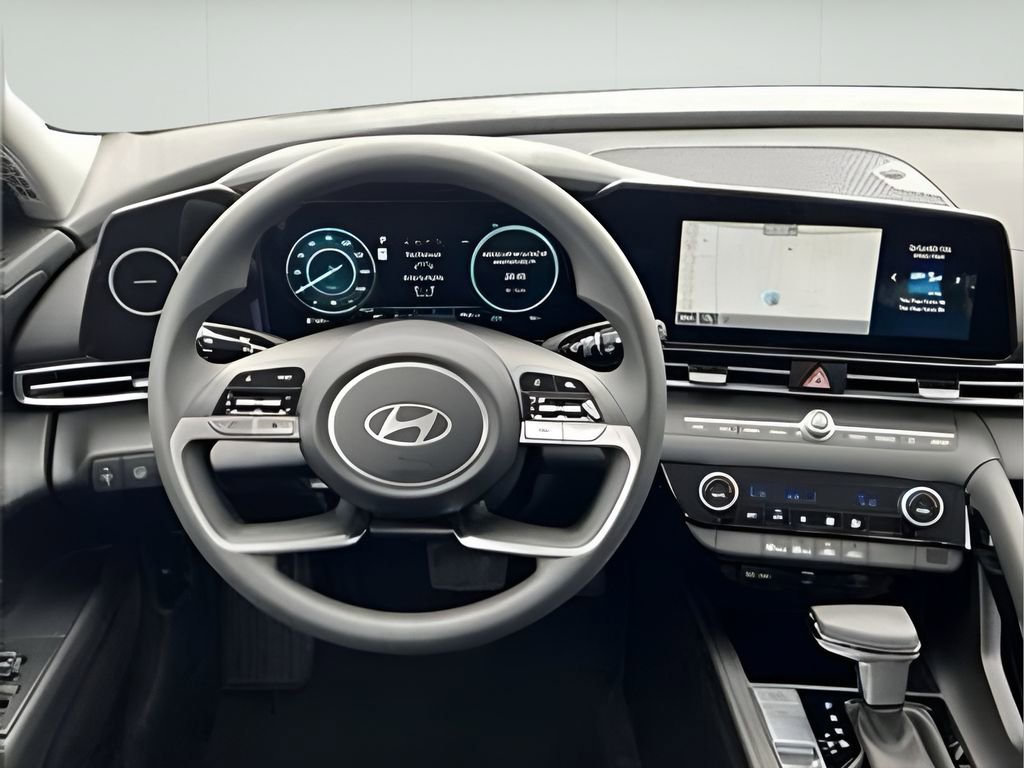 Used 2025 Hyundai Elantra Blue image 23
