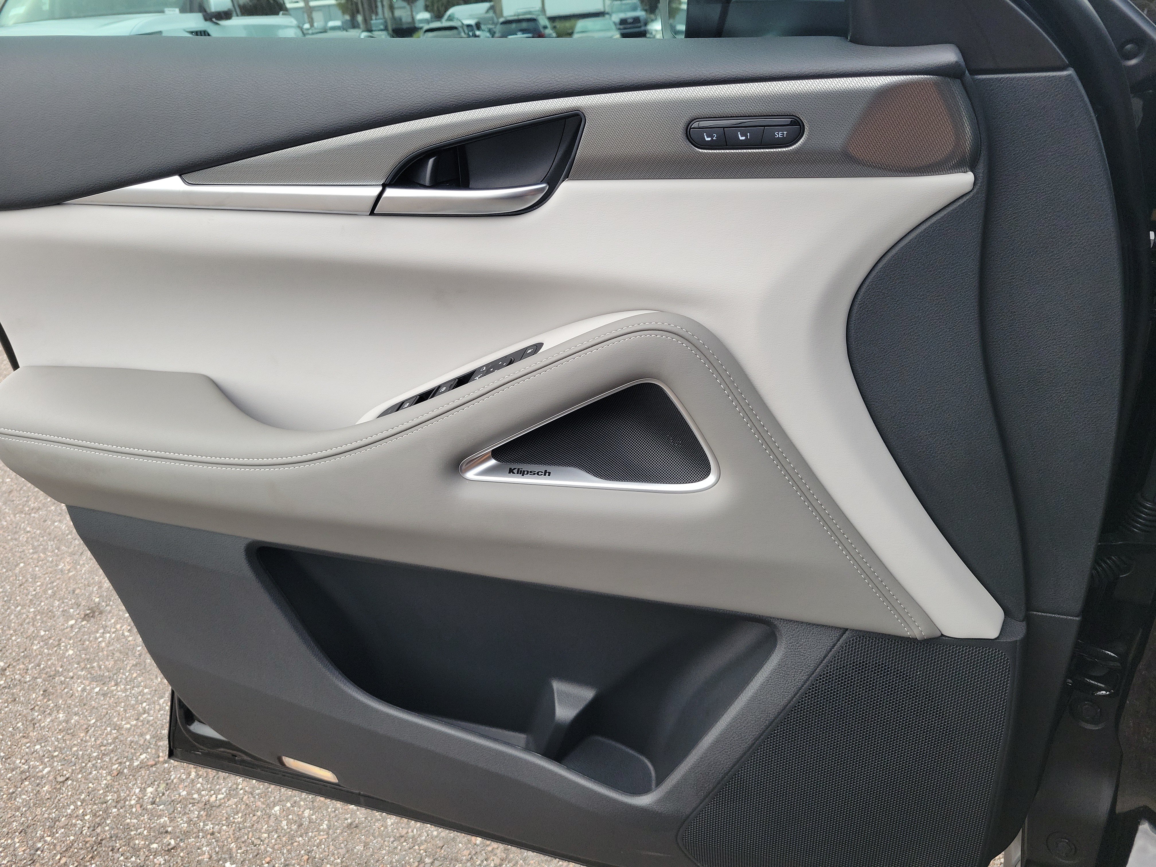New 2027 INFINITI QX60 Luxe w/ Family Package FWD image 24