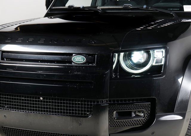 Used 2023 Land Rover Defender 90 S image 27
