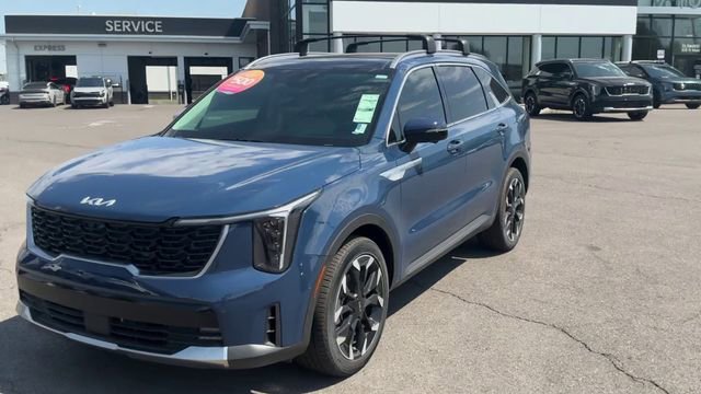 Certified 2025 Kia Sorento SX image 3