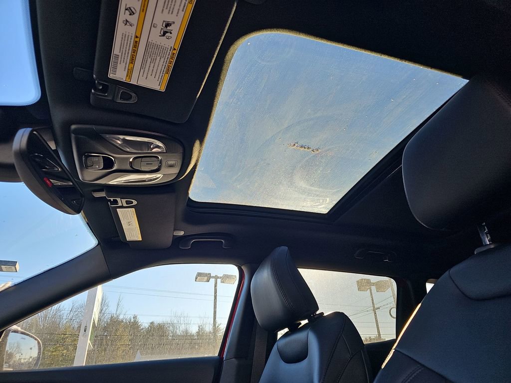 New 2026 Jeep Compass Latitude w/ Sun and Sound Group image 22