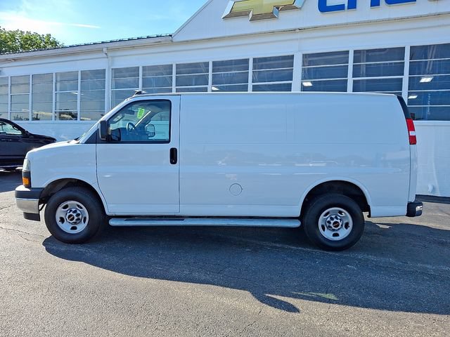 Used 2024 GMC Savana 2500 w/ Driver Convenience Package RWD image 8