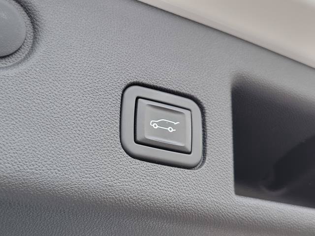 Used 2022 Chevrolet Equinox Premier AWD/4WD image 32